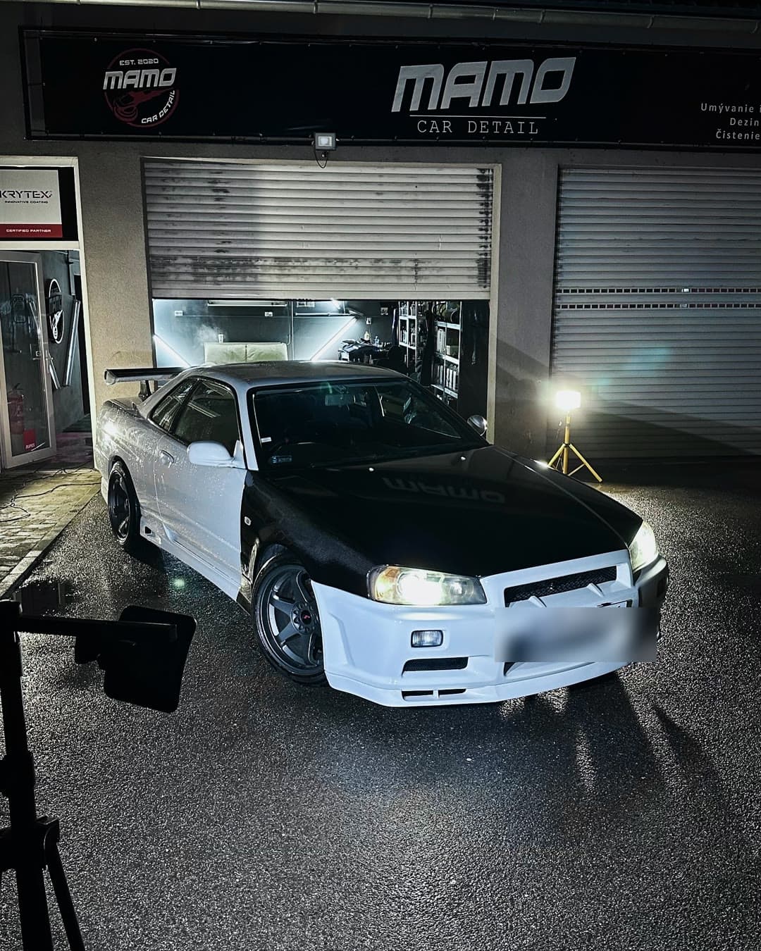 Nissan Skyline R34 · detailing